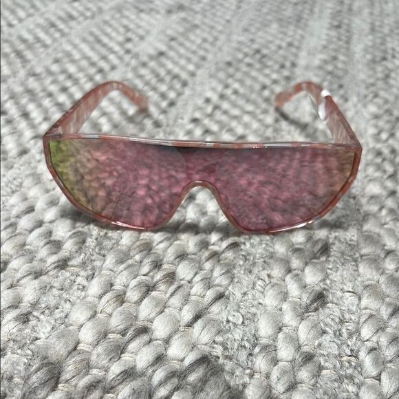 Urban Outfitters Reflective Shield Sunglasses Pink - Picture 1 of 5